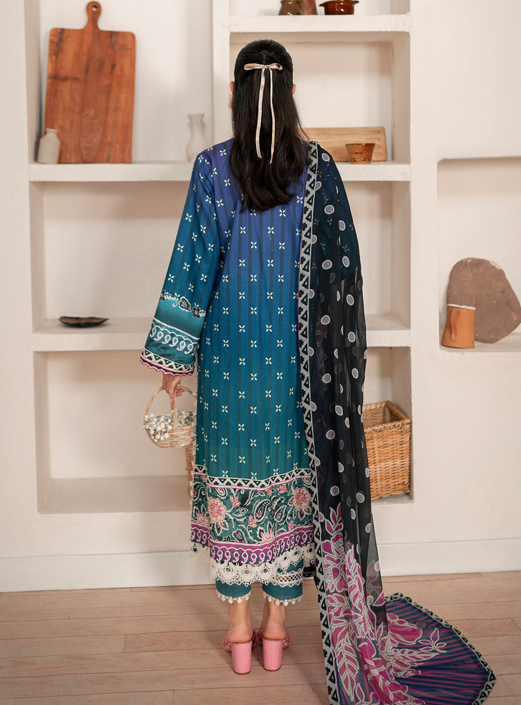 Roheenaz | Selene Fall 24 | Dahlia