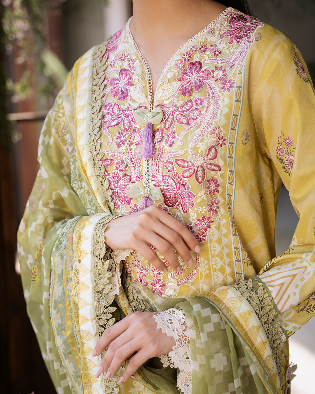 Roheenaz | Flora Printed Lawn | Mystique