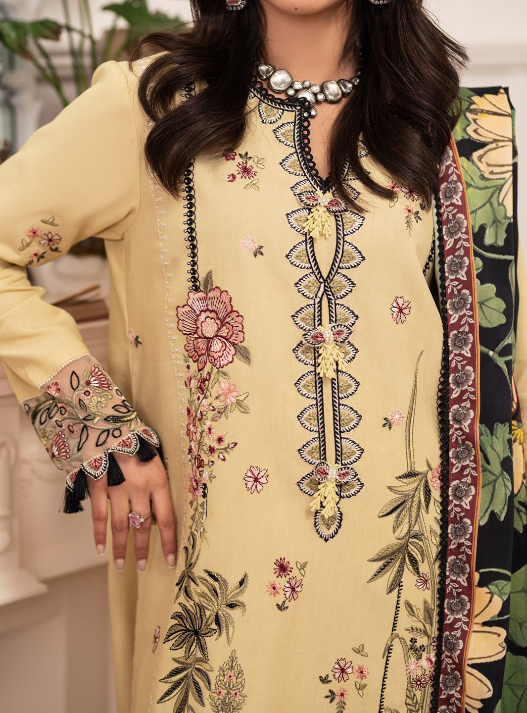 Roheenaz | Meraki Winter Collection | Evie
