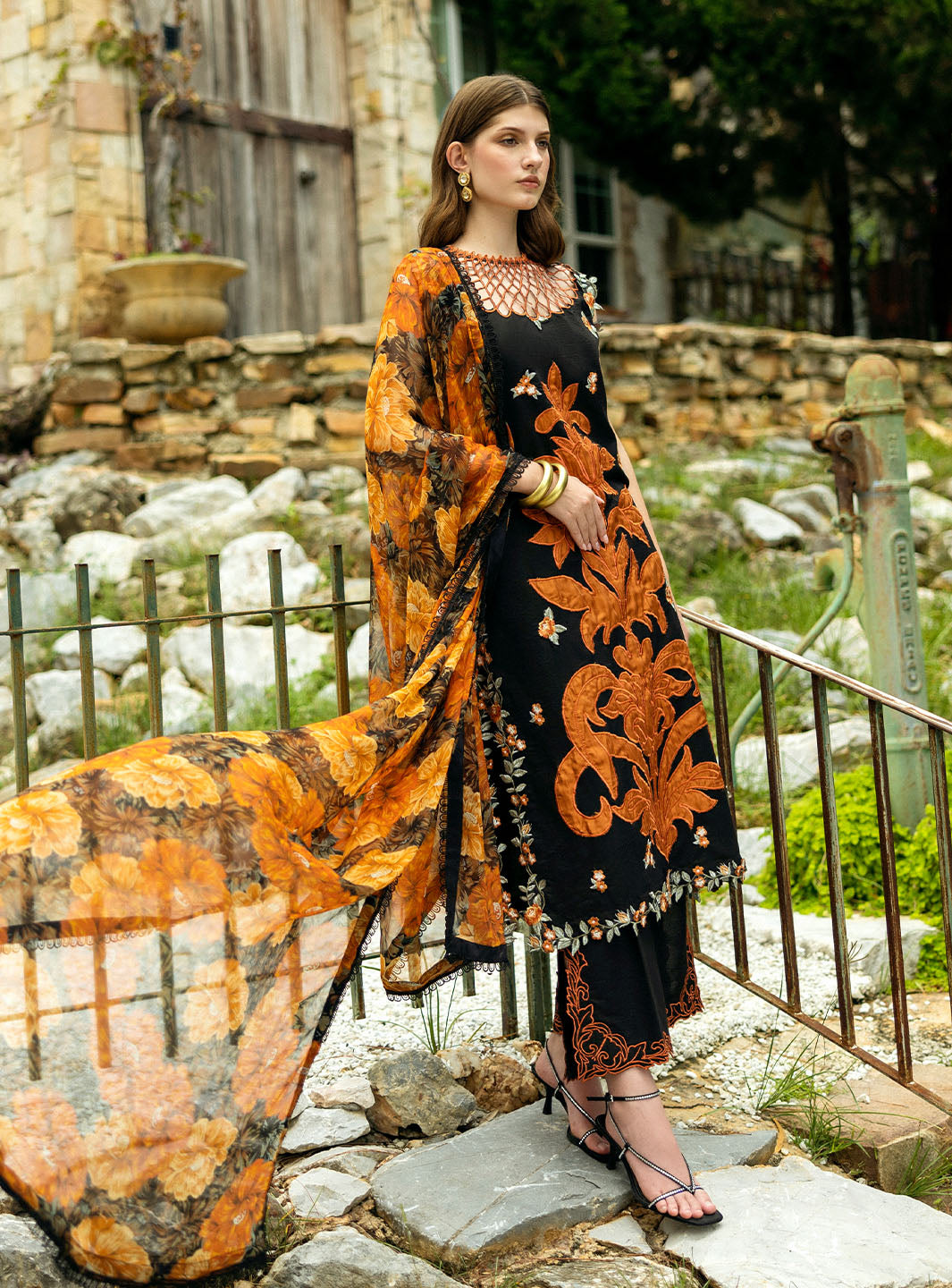 Roheenaz | Flanerie Lawn 25 | Claire-5B