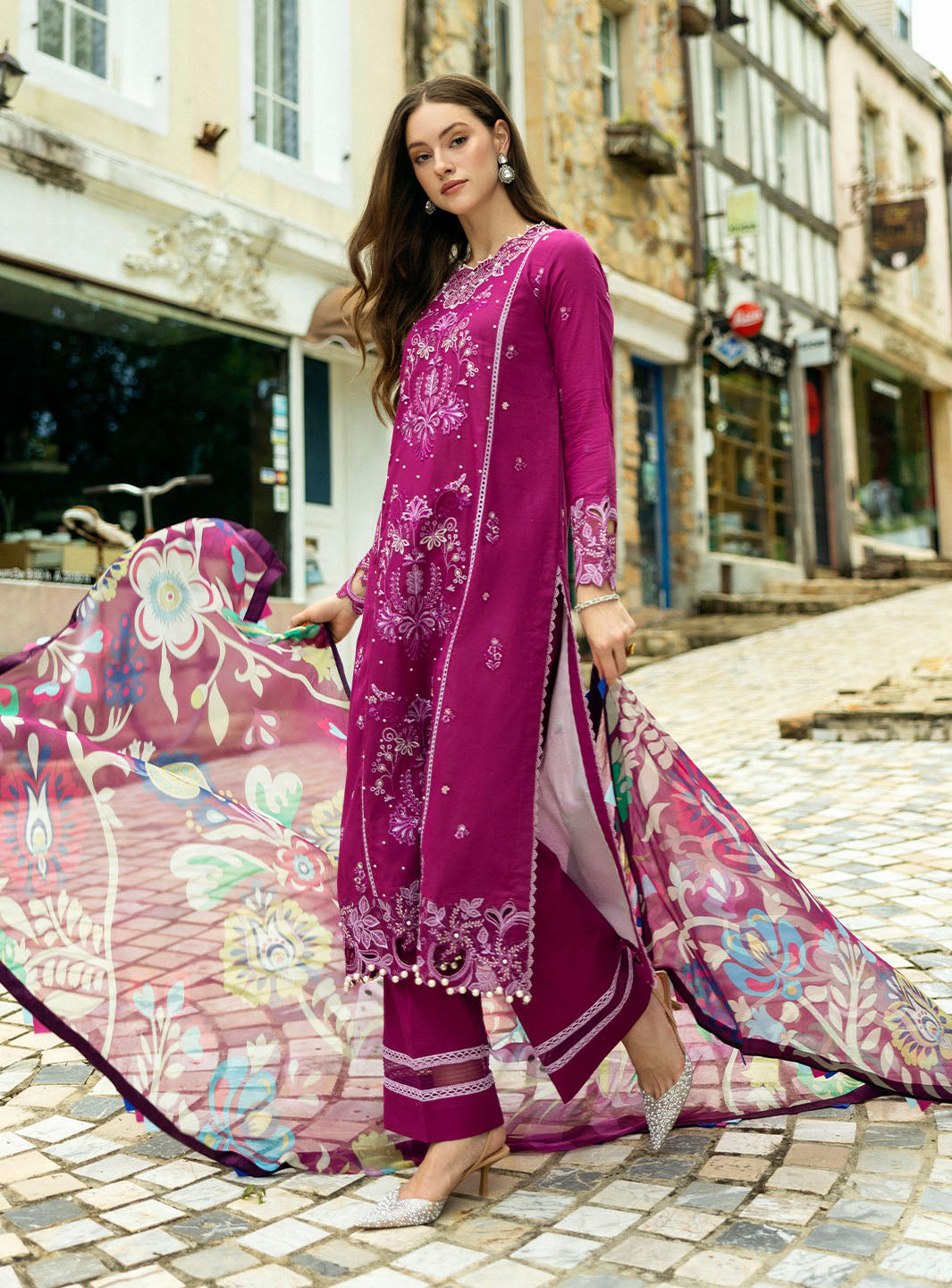 Roheenaz | Flanerie Lawn 25 | Claudia-6A