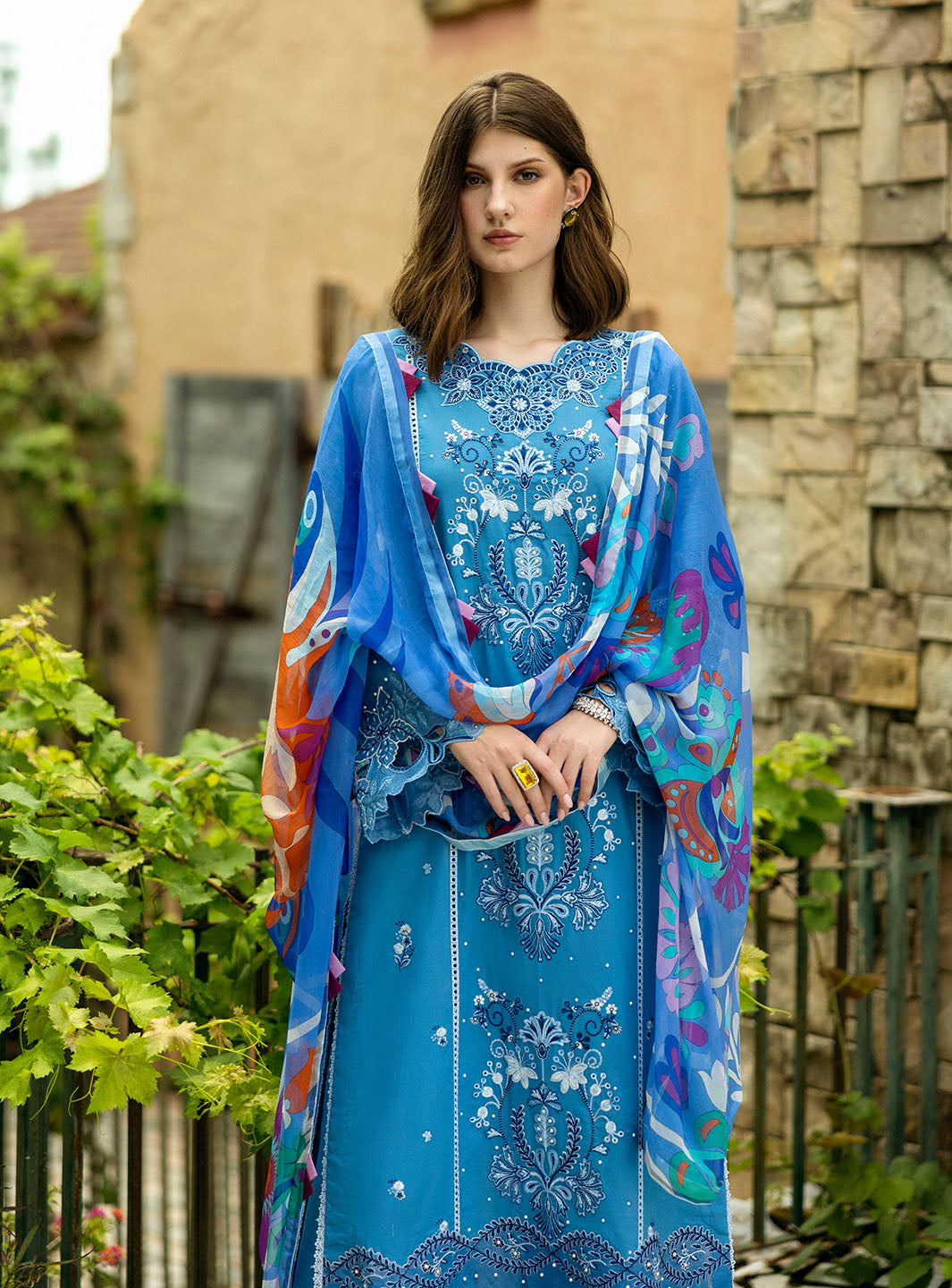 Roheenaz | Flanerie Lawn 25 | Noemi-6B