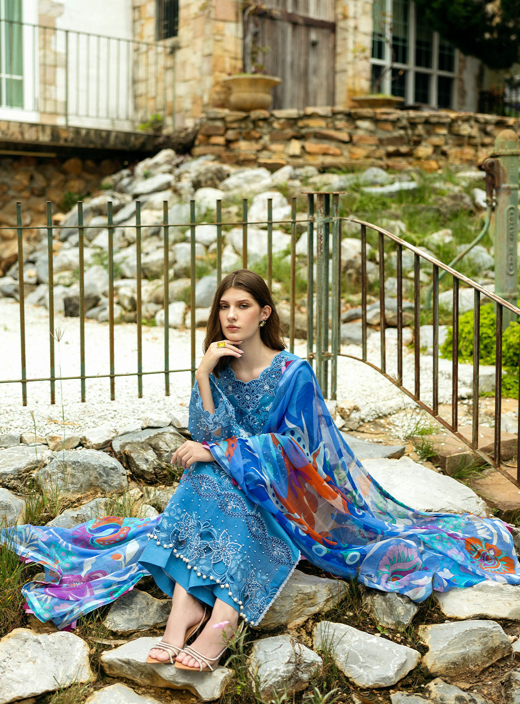 Roheenaz | Flanerie Lawn 25 | Noemi-6B