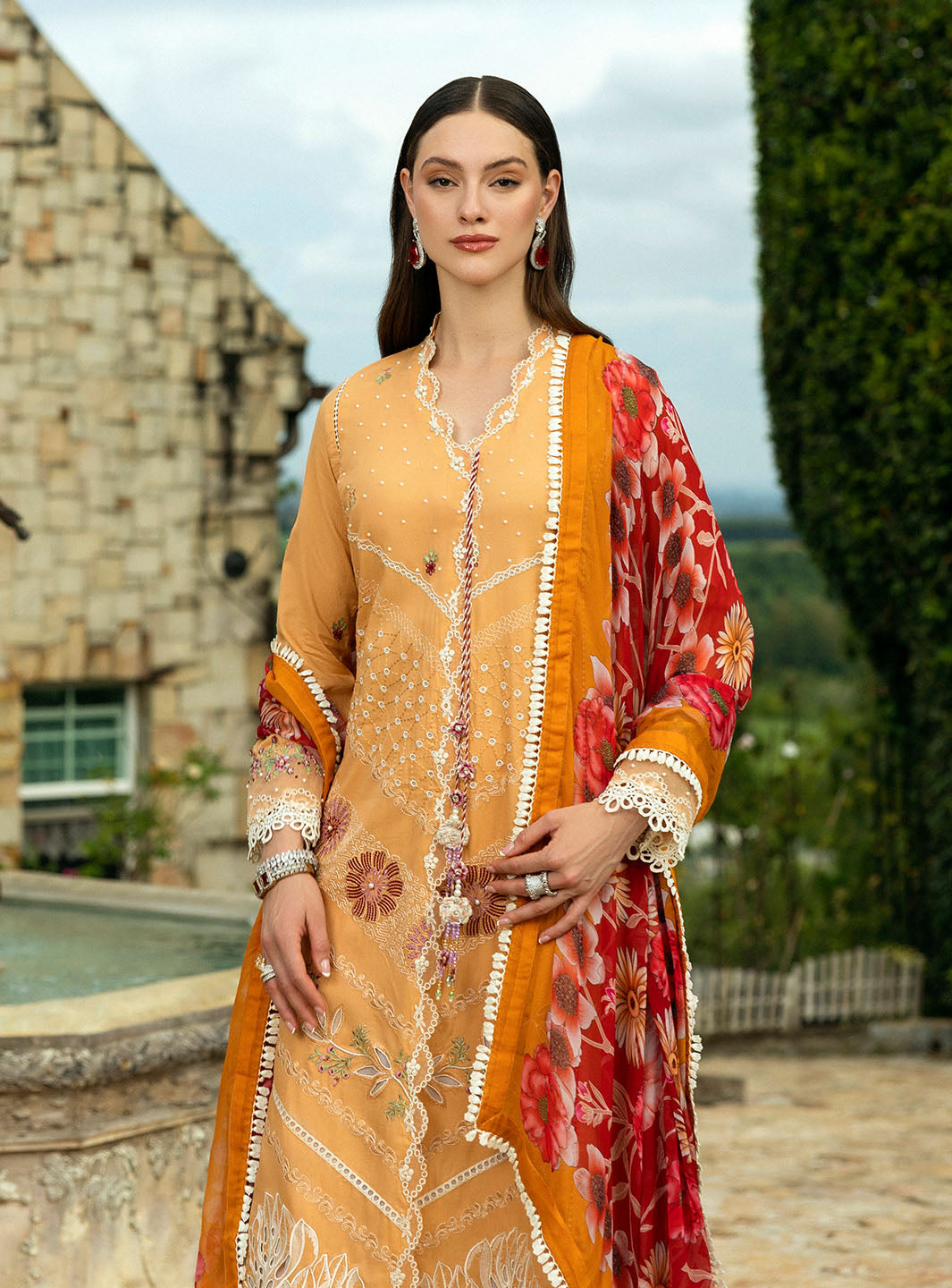 Roheenaz | Flanerie Lawn 25 | Patricia-8A