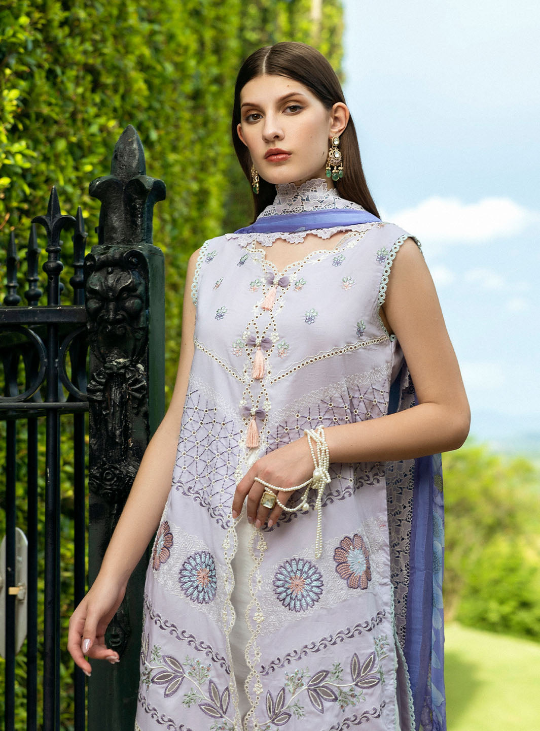 Roheenaz | Flanerie Lawn 25 | Juana-8B