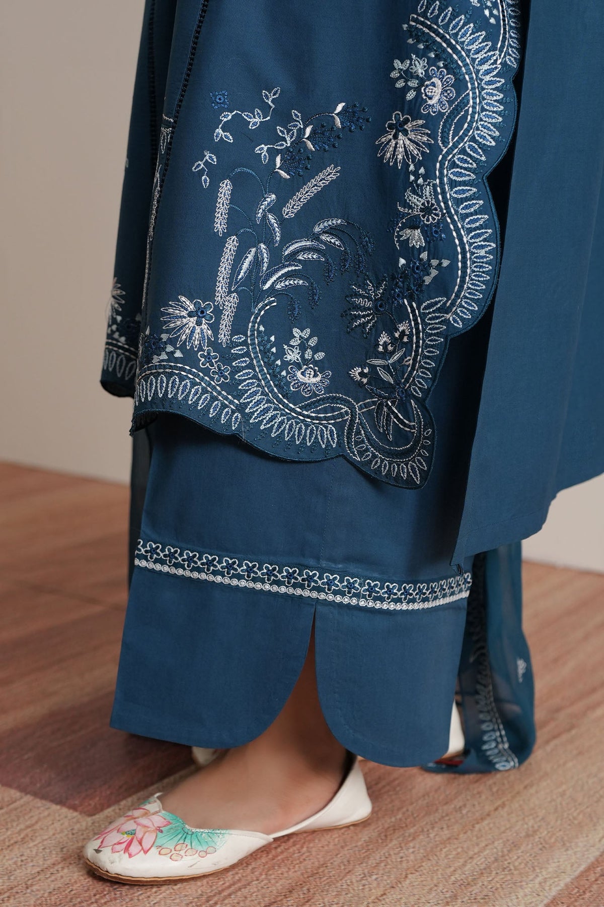 Cross Stitch | Mahiri Embroidered Collection 26 |SAPPHIRE GARDEN
