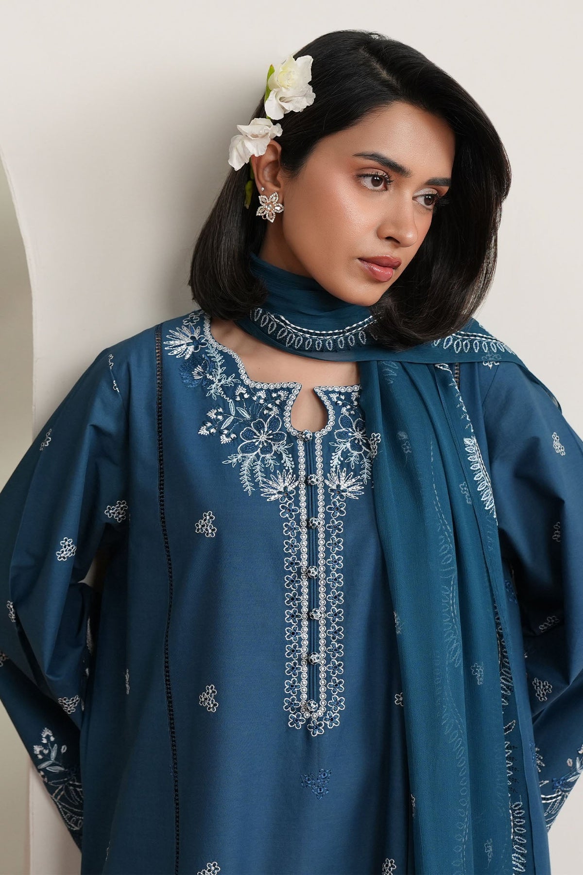 Cross Stitch | Mahiri Embroidered Collection 26 |SAPPHIRE GARDEN