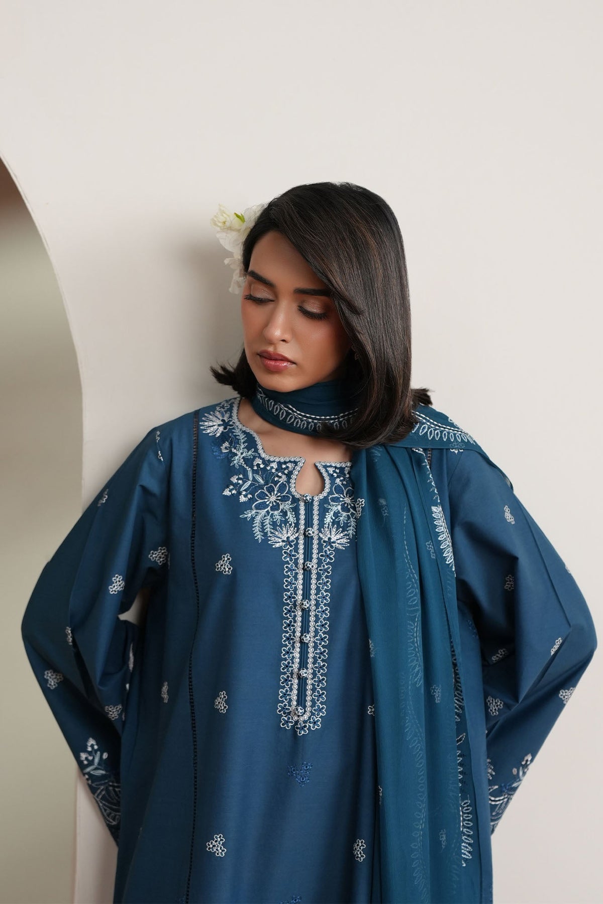 Cross Stitch | Mahiri Embroidered Collection 26 |SAPPHIRE GARDEN
