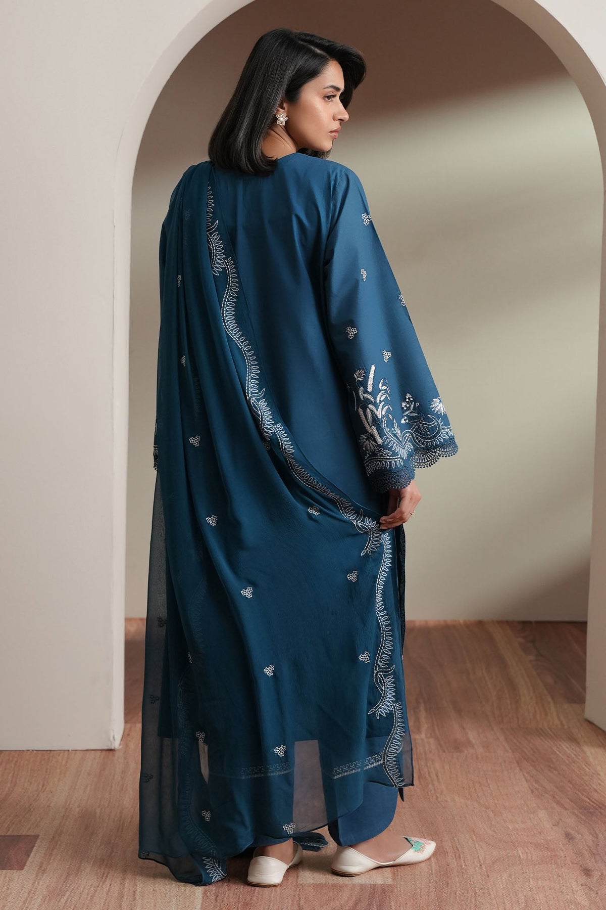 Cross Stitch | Mahiri Embroidered Collection 26 |SAPPHIRE GARDEN
