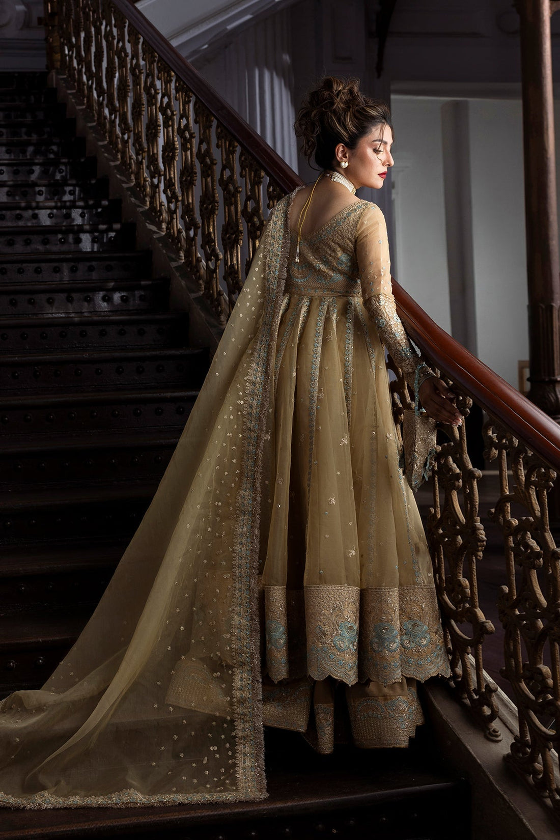 Erum Khan | Jahan Wedding 25 | Golden Glow