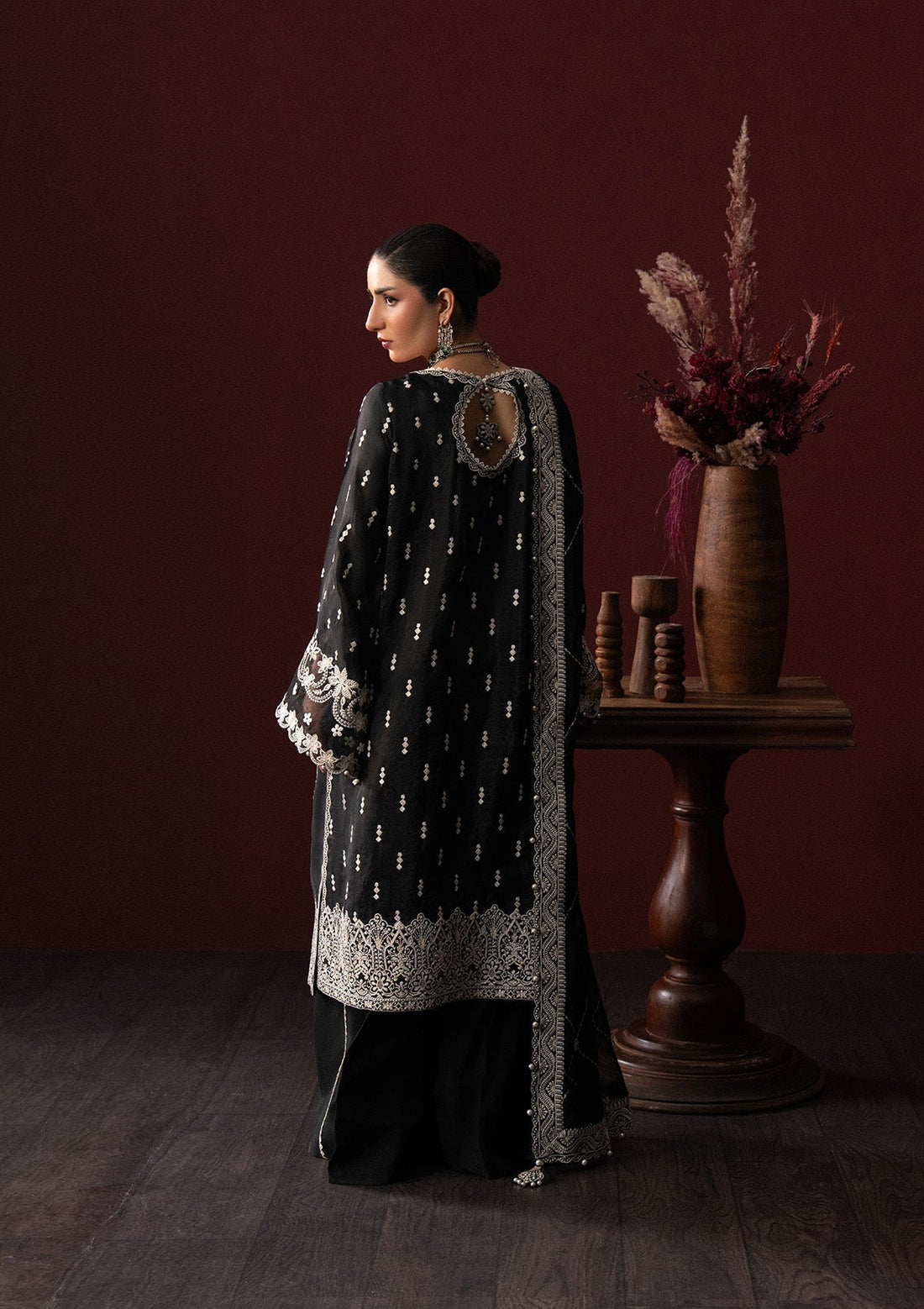 Aik Atelier | Lady Aik 25 | LOOK 02