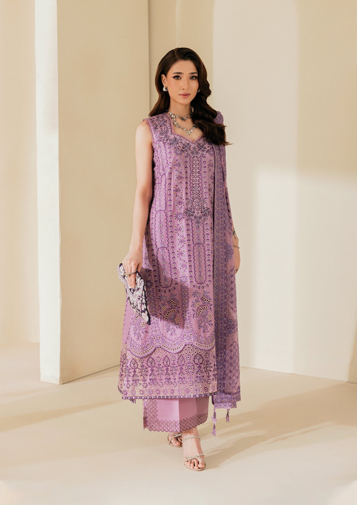 Aik Atelier | Lawn 26 | Look B2605B