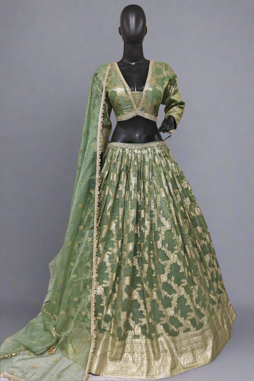 Mesmersing Pink brocade lehenga