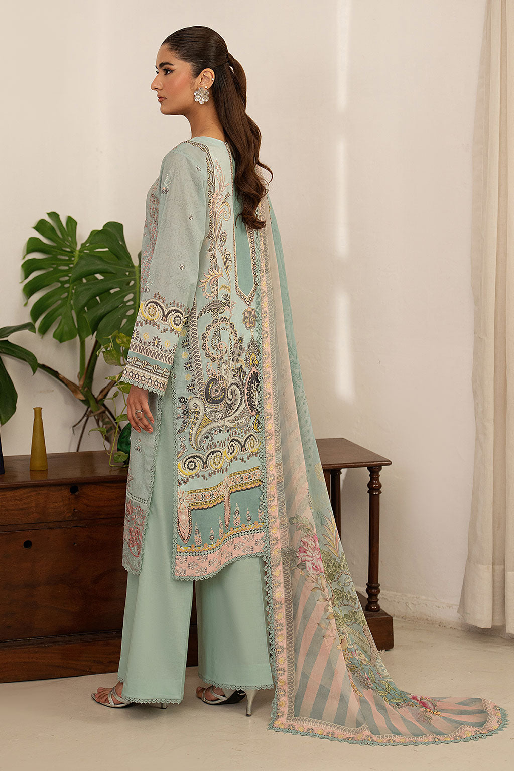 Ramsha | Mashal Luxury Lawn | L-1604